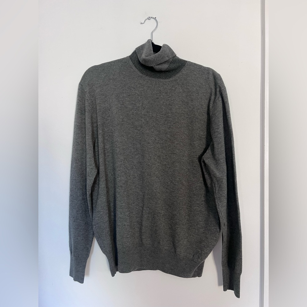 Paul Taylor men's wool turtleneck in size XL